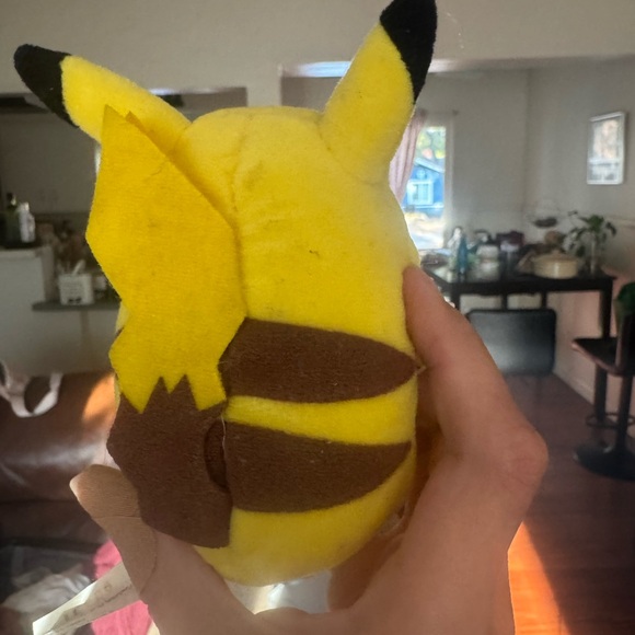 Pokémon Pikachu plush toy - Picture 4 of 5